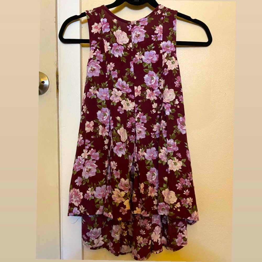 American Eagle High Neck Open Back Purple Floral Blouse Size Small